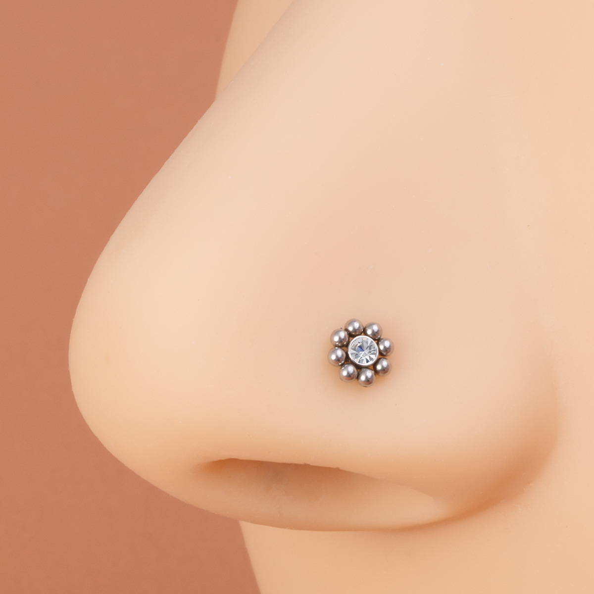 1pc of Flower-Shaped Screw Nos - огляд і ціна Nostril Screw Pin